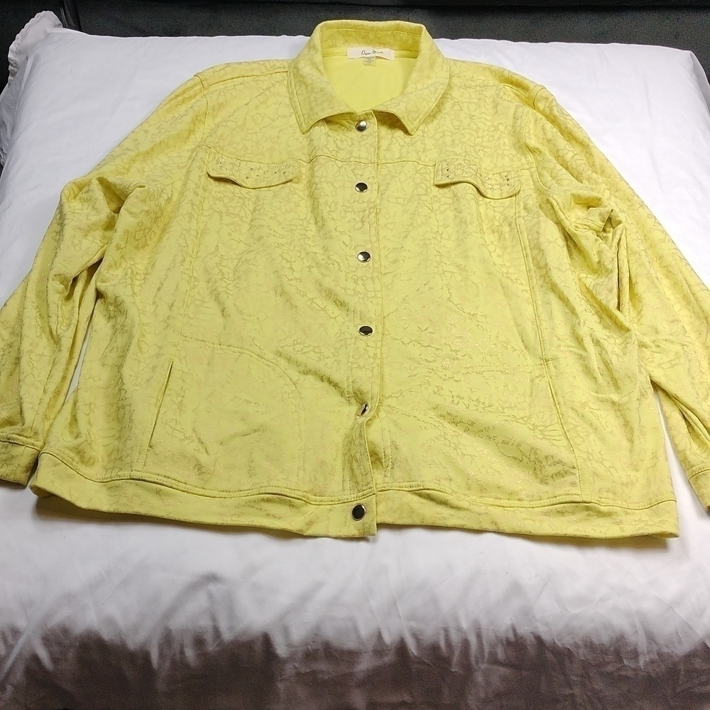 Onque woman women's 3X neon yellow light jacket with snaps in the front